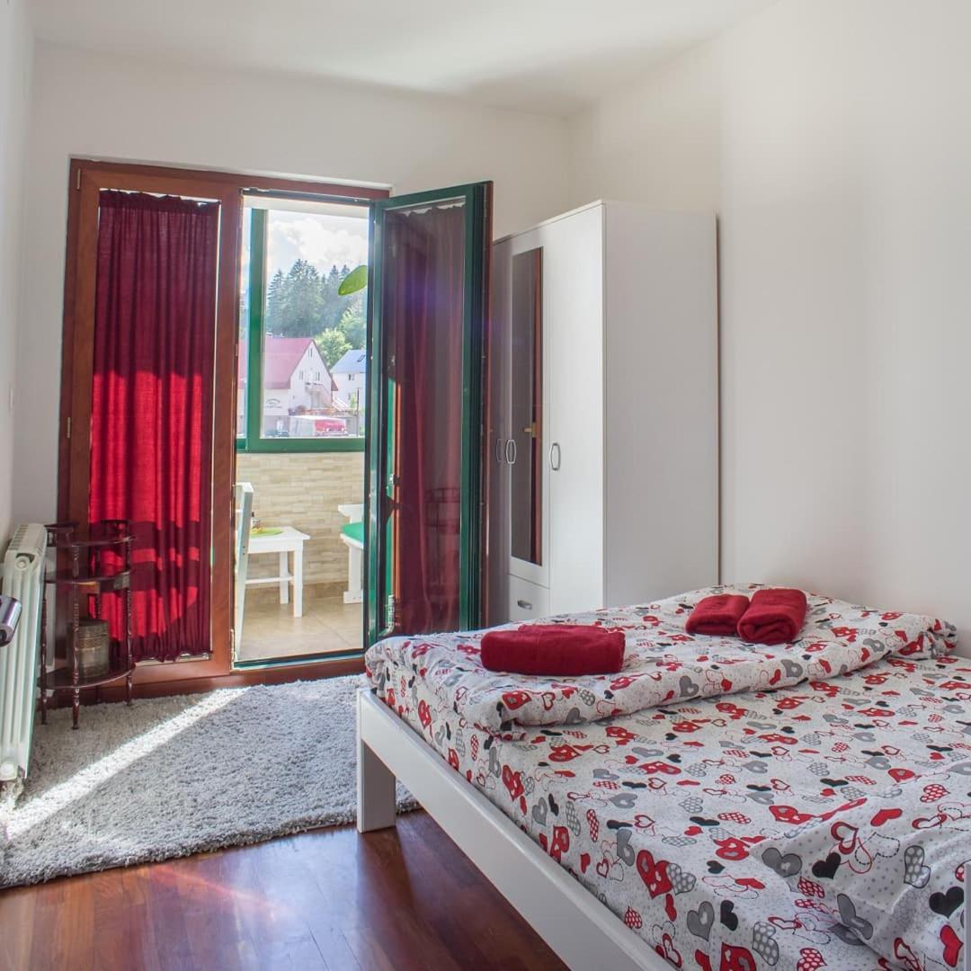 Gloria Apartman Zabljak  Bilik gambar